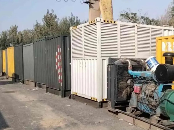 甘肃200KW柴油发电机机组每小时油耗是多少？